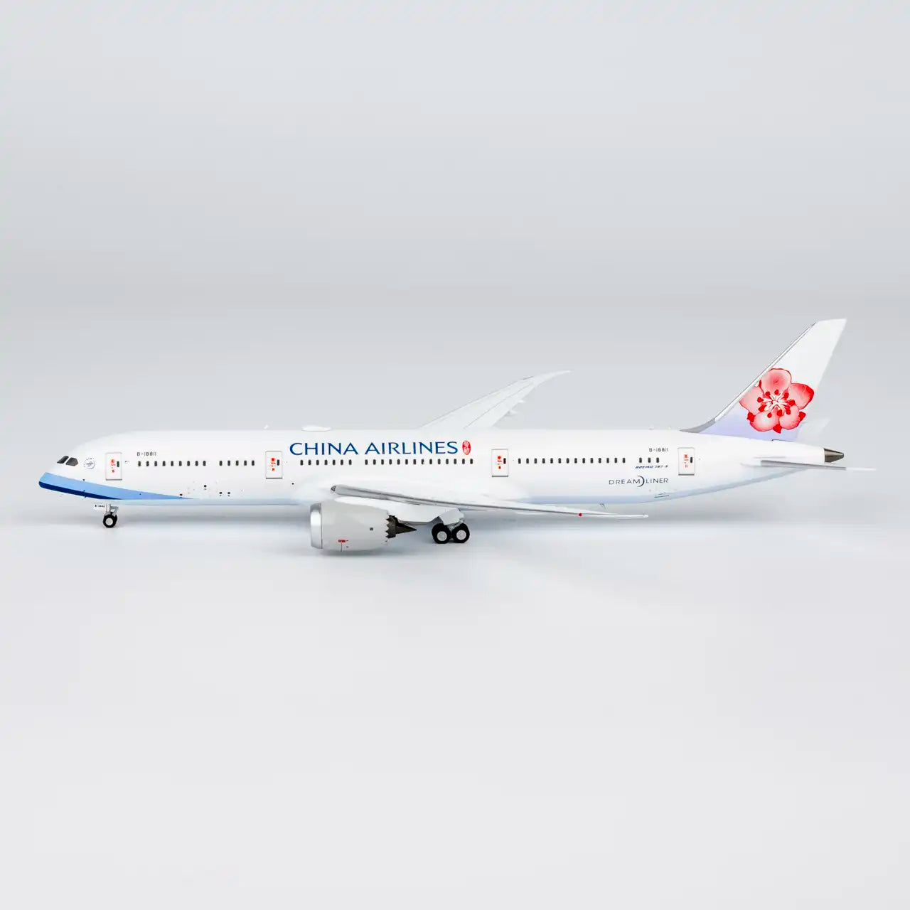 NG ULTIMATE 1:400 China Airlines Boeing 787-9 B-18811 "1st 787-9 for China Airlines" 55158