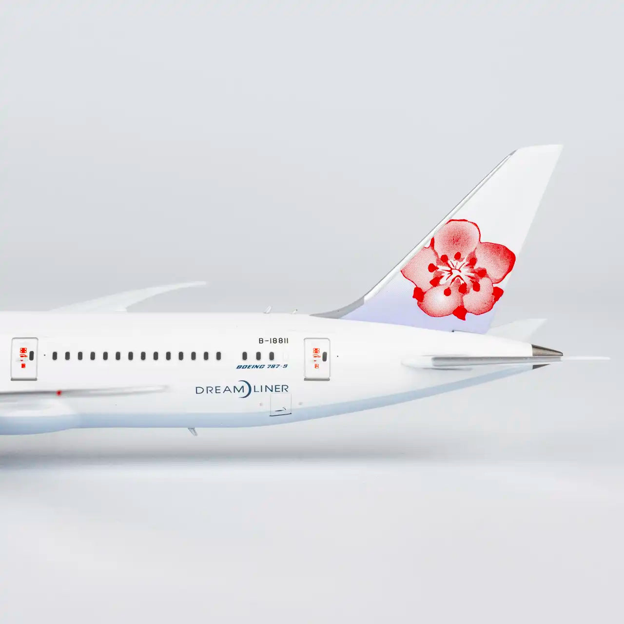 NG ULTIMATE 1:400 China Airlines Boeing 787-9 B-18811 "1st 787-9 for China Airlines" 55158