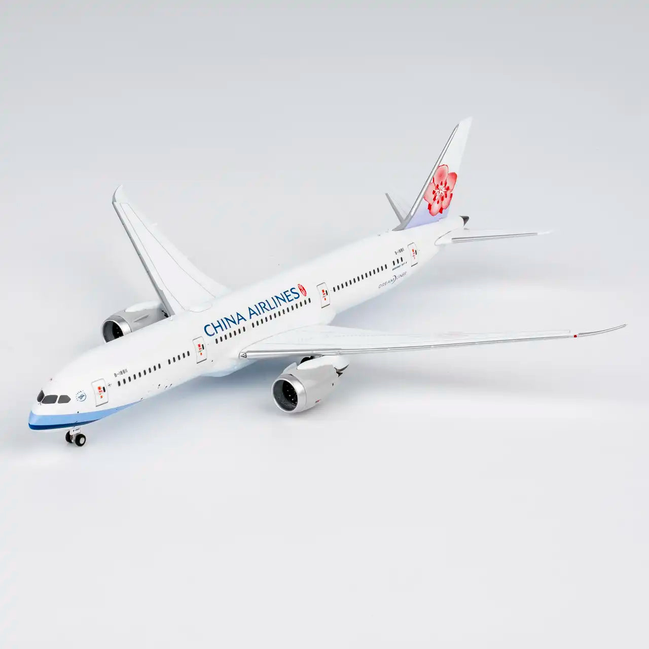 NG ULTIMATE 1:400 China Airlines Boeing 787-9 B-18811 "1st 787-9 for China Airlines" 55158