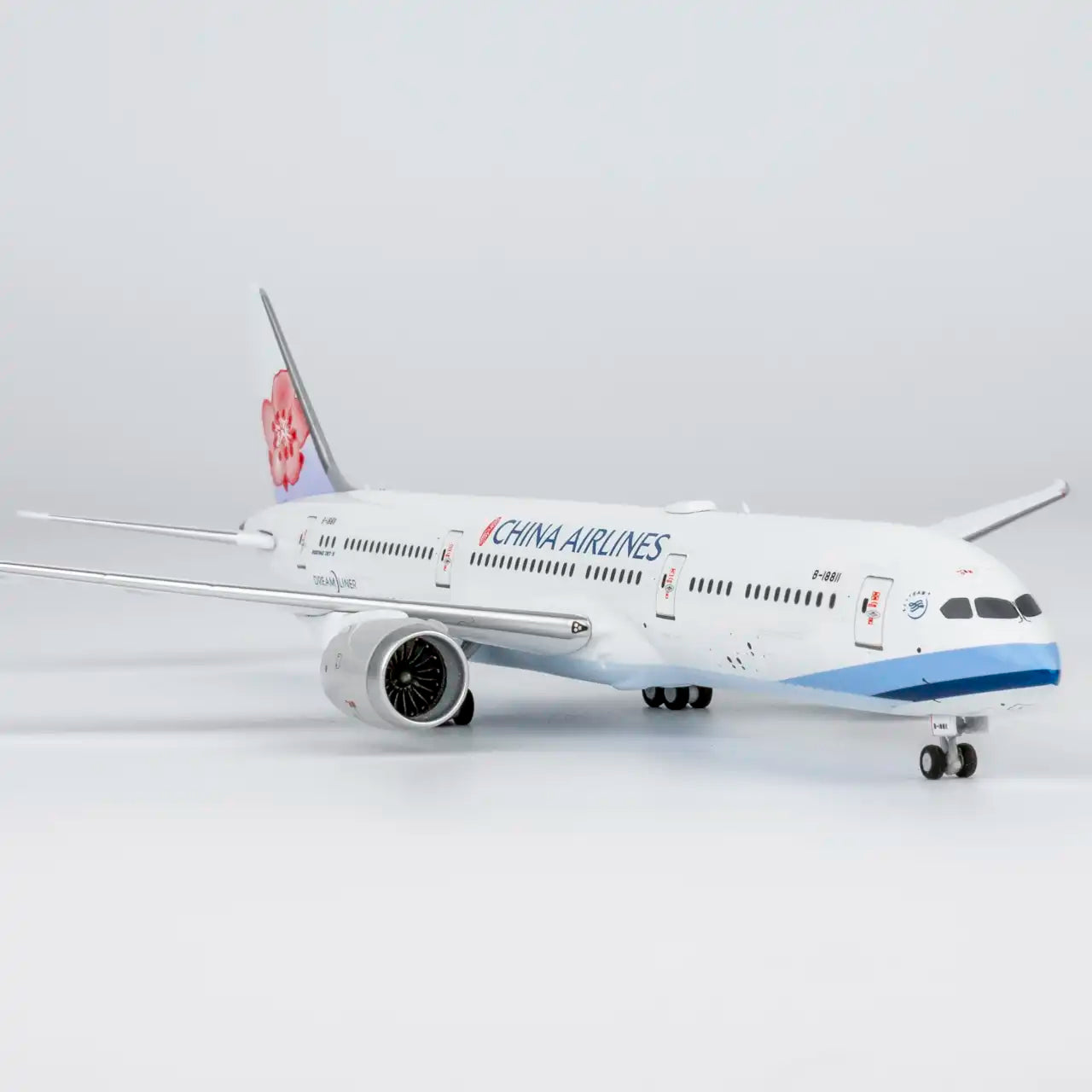 NG ULTIMATE 1:400 China Airlines Boeing 787-9 B-18811 "1st 787-9 for China Airlines" 55158