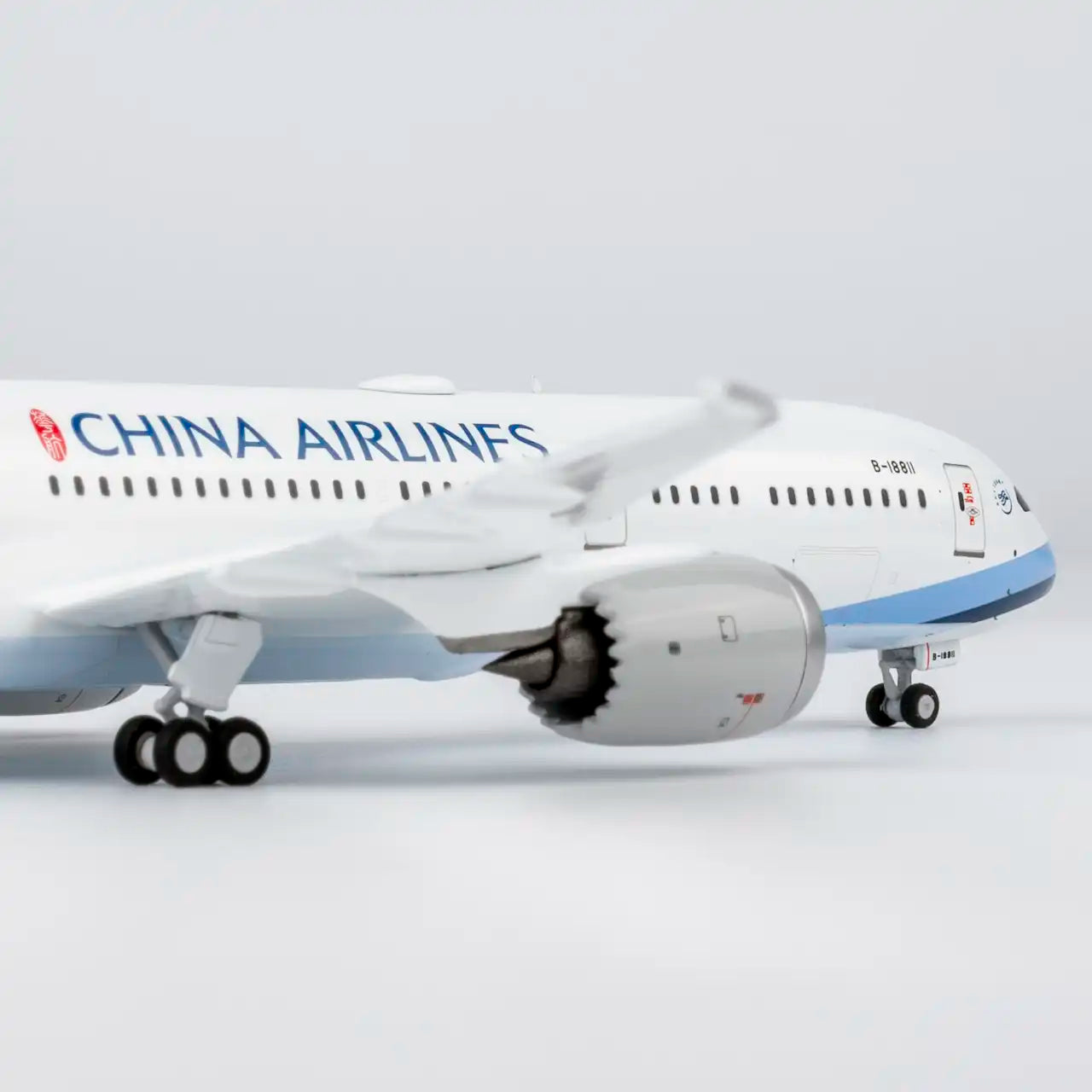 NG ULTIMATE 1:400 China Airlines Boeing 787-9 B-18811 "1st 787-9 for China Airlines" 55158