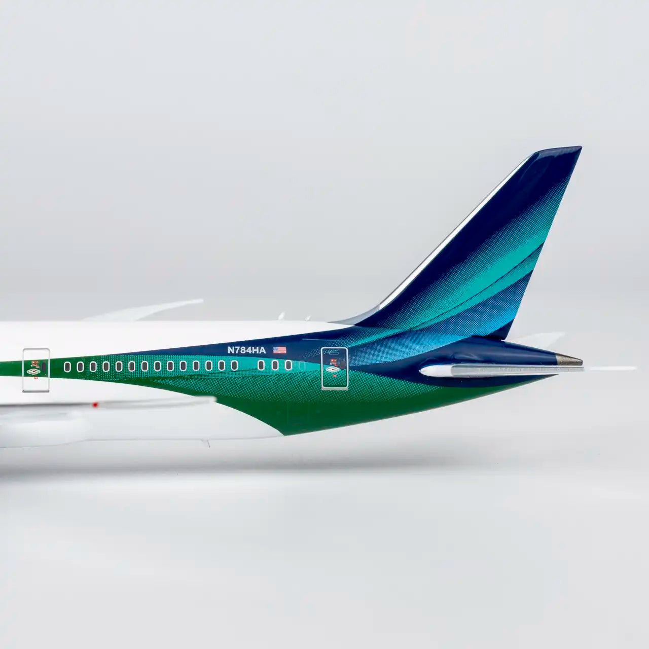 NG ULTIMATE 1:400 Alaska Airlines Boeing 787-9 N784HA "new colors" 55161