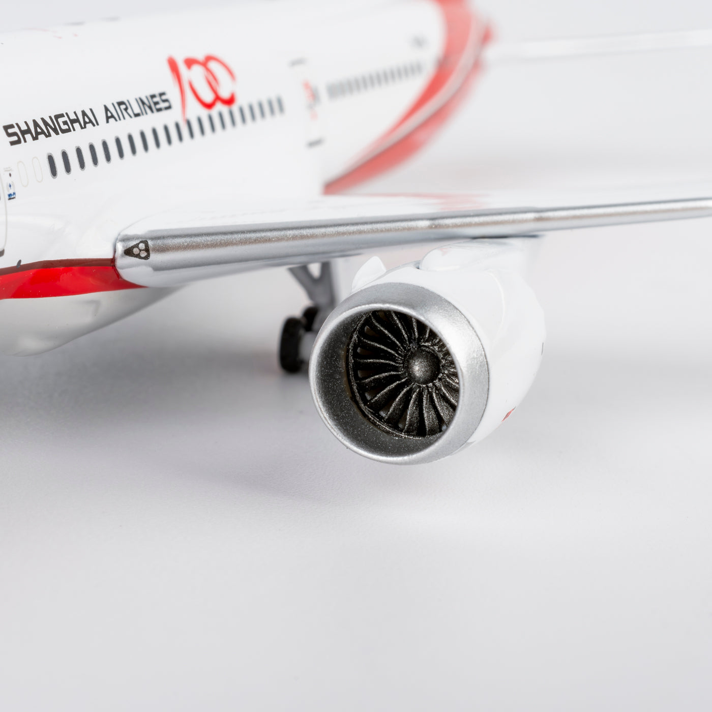 Pre-Order NG ULTIMATE 1:400 Shanghai Airlines Boeing 787-9 B-1111 "100th Aircraft" 55169