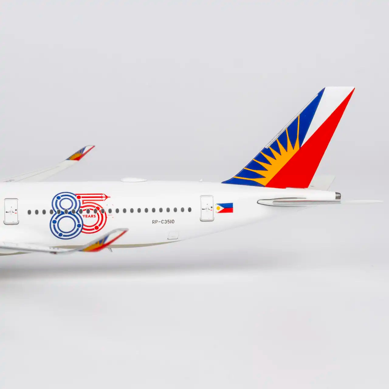NG Models ULTIMATE 1:400 Philippine Airlines Airbus A350-1000 RP-C3510 "85th Anniversary" 57027