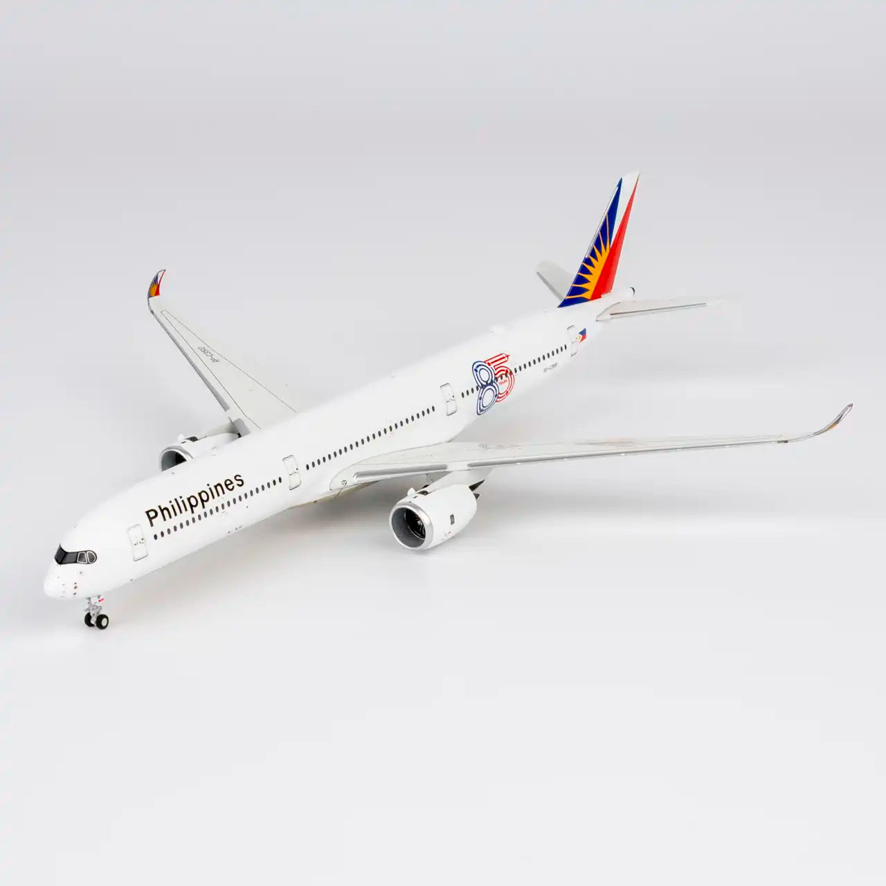NG Models ULTIMATE 1:400 Philippine Airlines Airbus A350-1000 RP-C3510 "85th Anniversary" 57027