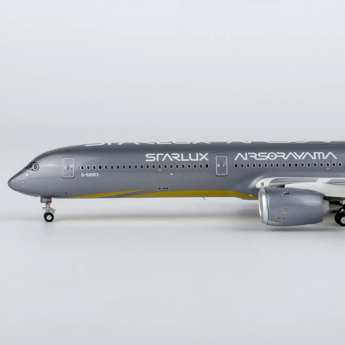 NG ULTIMATE 1:400 Starlux Airlines A350-1000 B-58553 "Airsorayama Silver" 57045