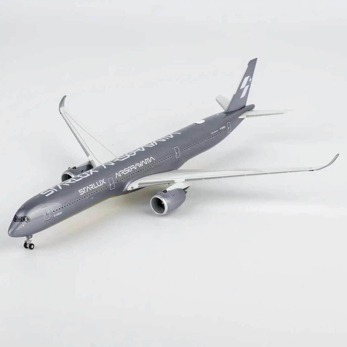 NG ULTIMATE 1:400 Starlux Airlines A350-1000 B-58553 "Airsorayama Silver" 57045
