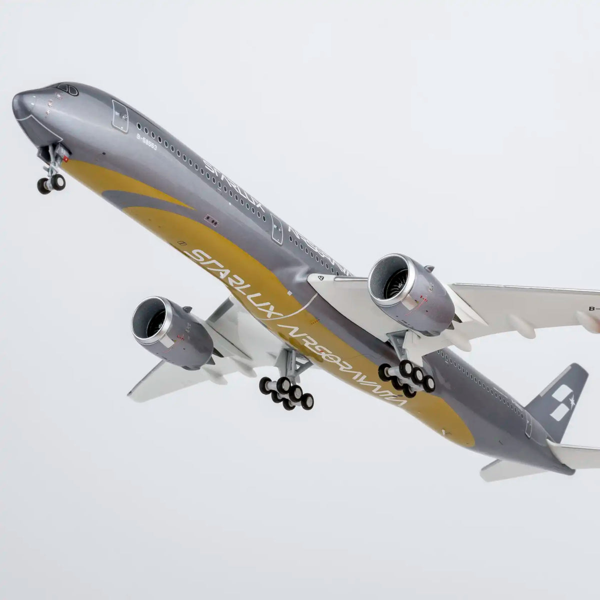 NG ULTIMATE 1:400 Starlux Airlines A350-1000 B-58553 "Airsorayama Silver" 57045
