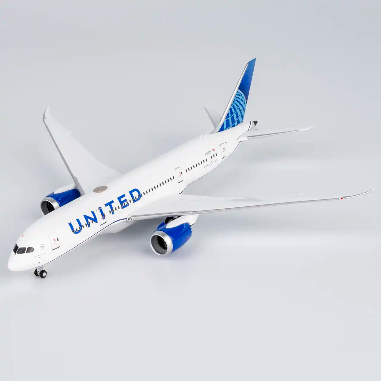 NG Models 1:400 United Airlines Boeing 787-8 N30913 59033