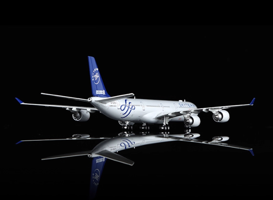 YY Wings 1:400 China Eastern Airbus A340-600 B-6053 "Skyteam"