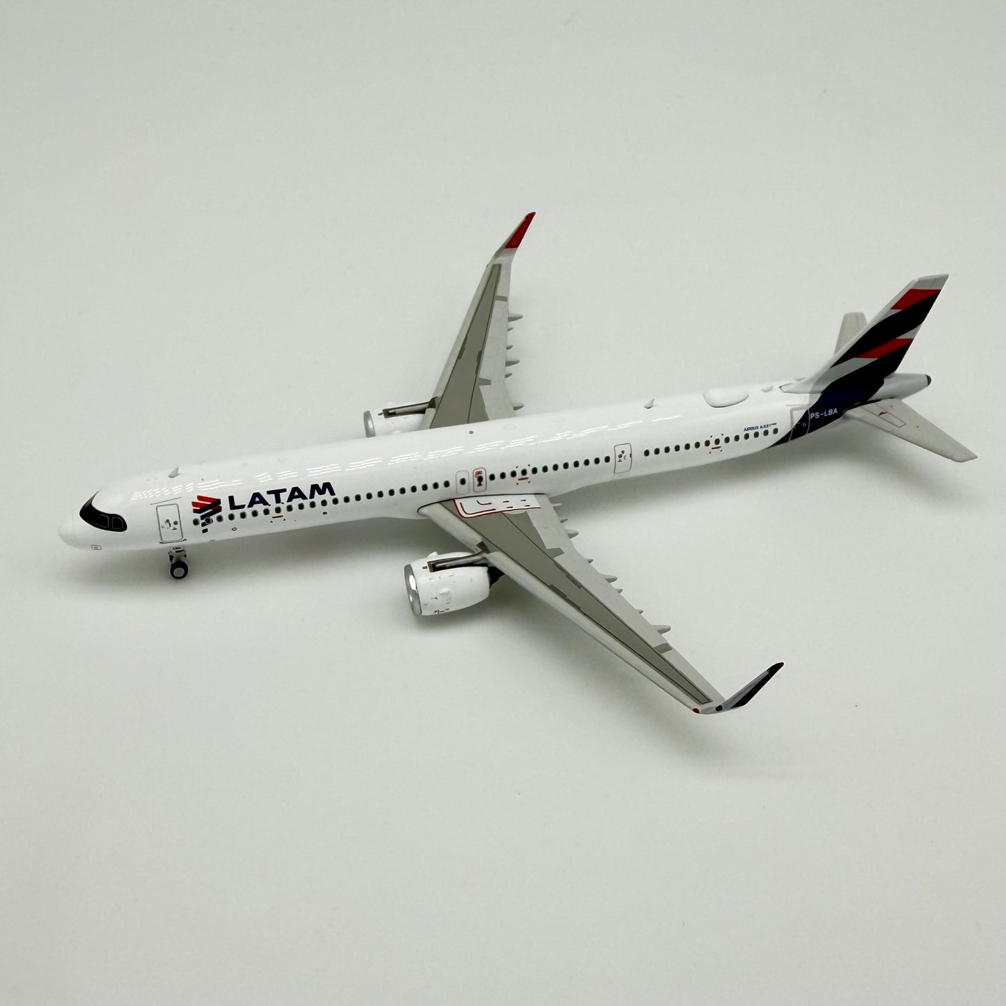 Phoenix Models 1:400 LATAM Airbus A321neo PS-LBA 12046