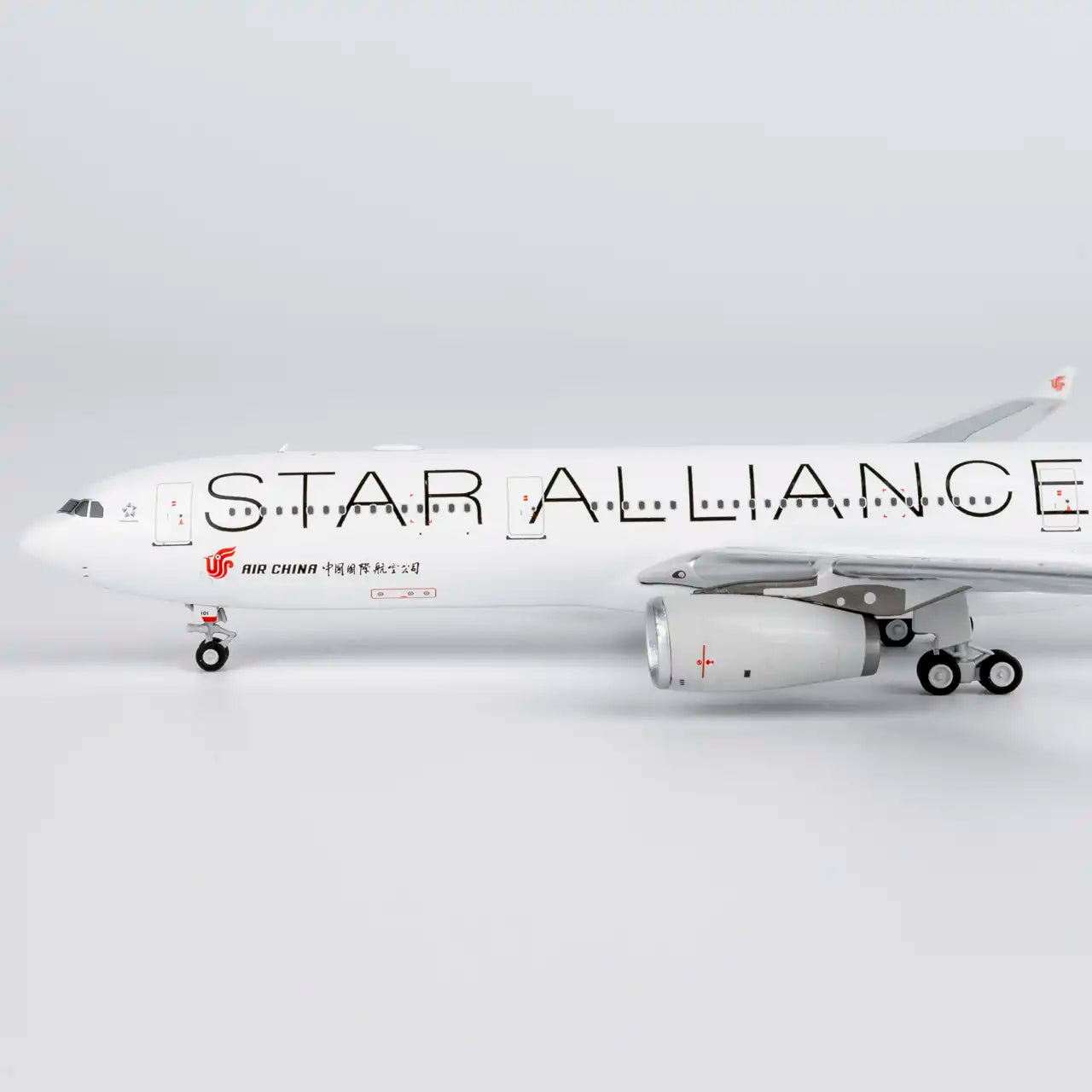 NG Models 1:400 Air China Airbus A330-300 B-6101 "Star Alliance" 62081