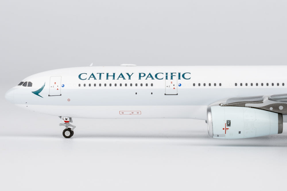 NG Models 1:400 Japan Airlines (JAL) A350-1000 JA01WJ with red