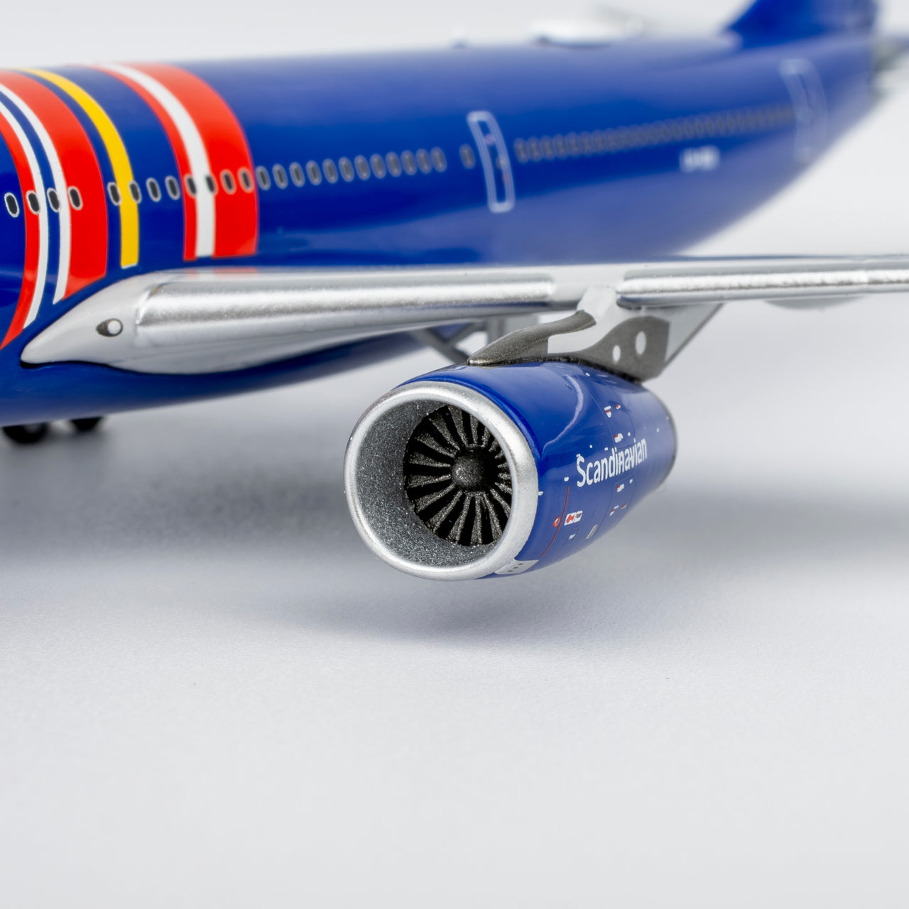 NG Models 1:400 SAS Scandinavian Airlines Airbus A330-300 LN-RKR "80 Years" 62088