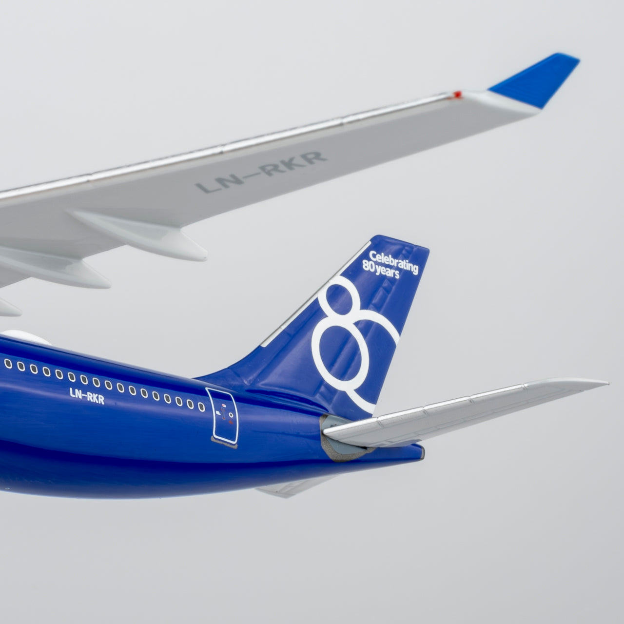 NG ULTIMATE 1:400 SAS Scandinavian Airlines Airbus A330-300 LN-RKR "80 Years" 62087