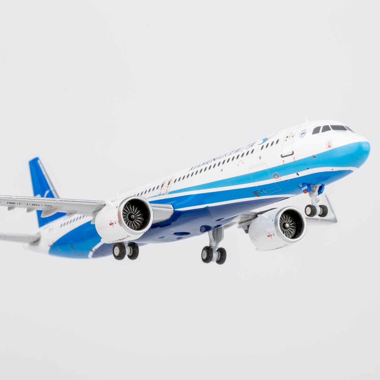 NG Models 1:400 Xiamen Airlines Airbus A321neo B-32HS 64144