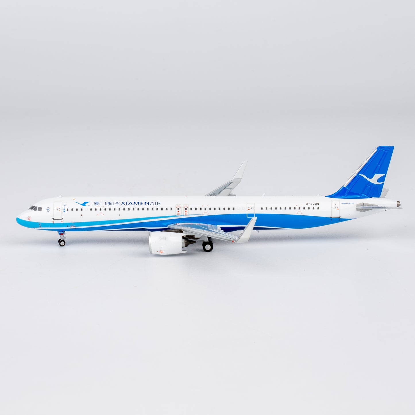 NG Models 1:400 Xiamen Airlines Airbus A321neo B-32DQ 64145