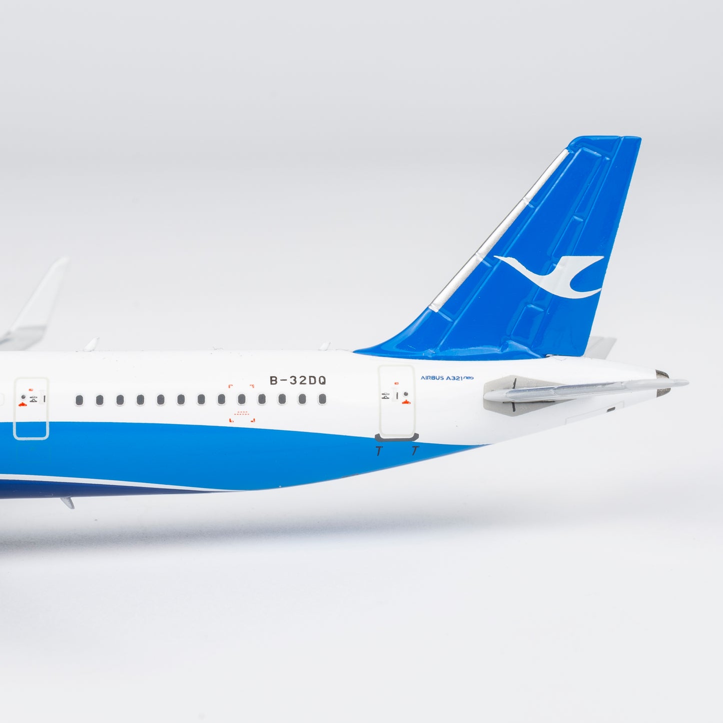 NG Models 1:400 Xiamen Airlines Airbus A321neo B-32DQ 64145