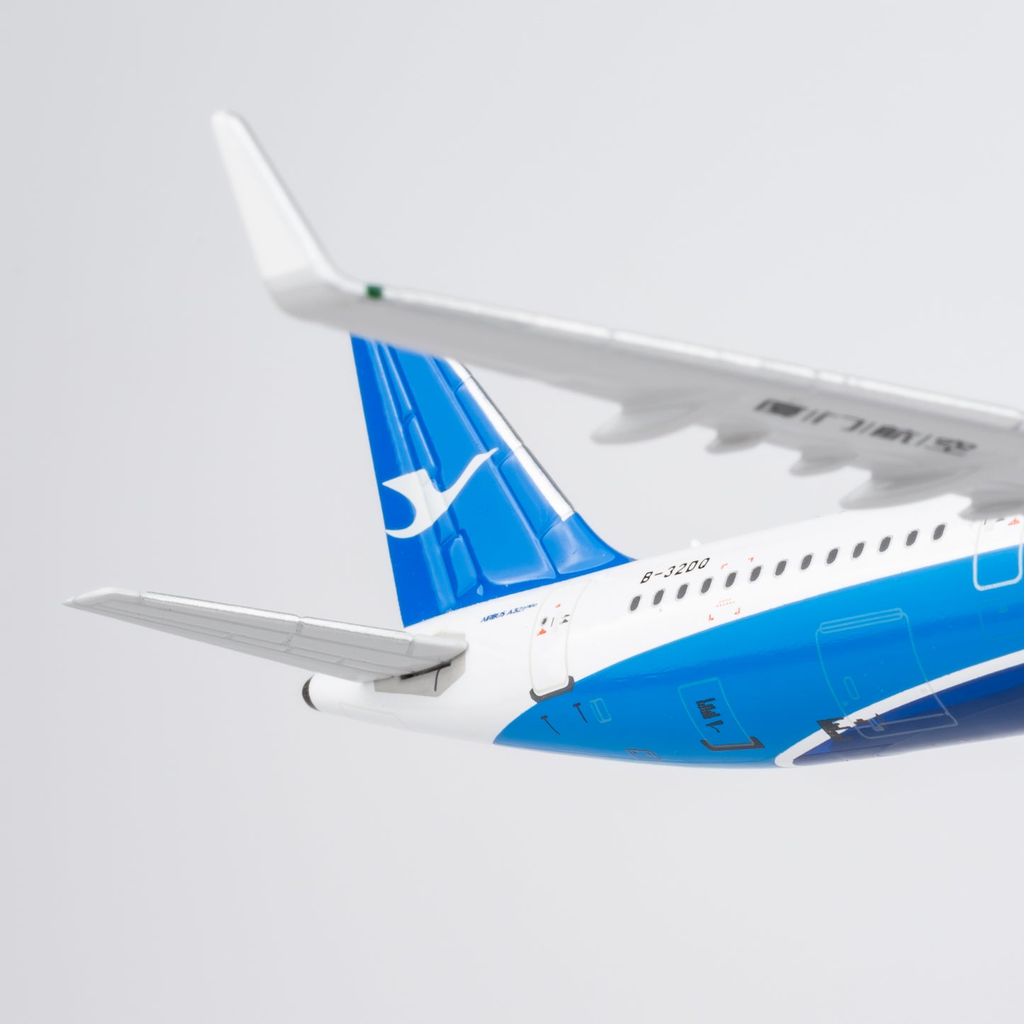 NG Models 1:400 Xiamen Airlines Airbus A321neo B-32DQ 64145
