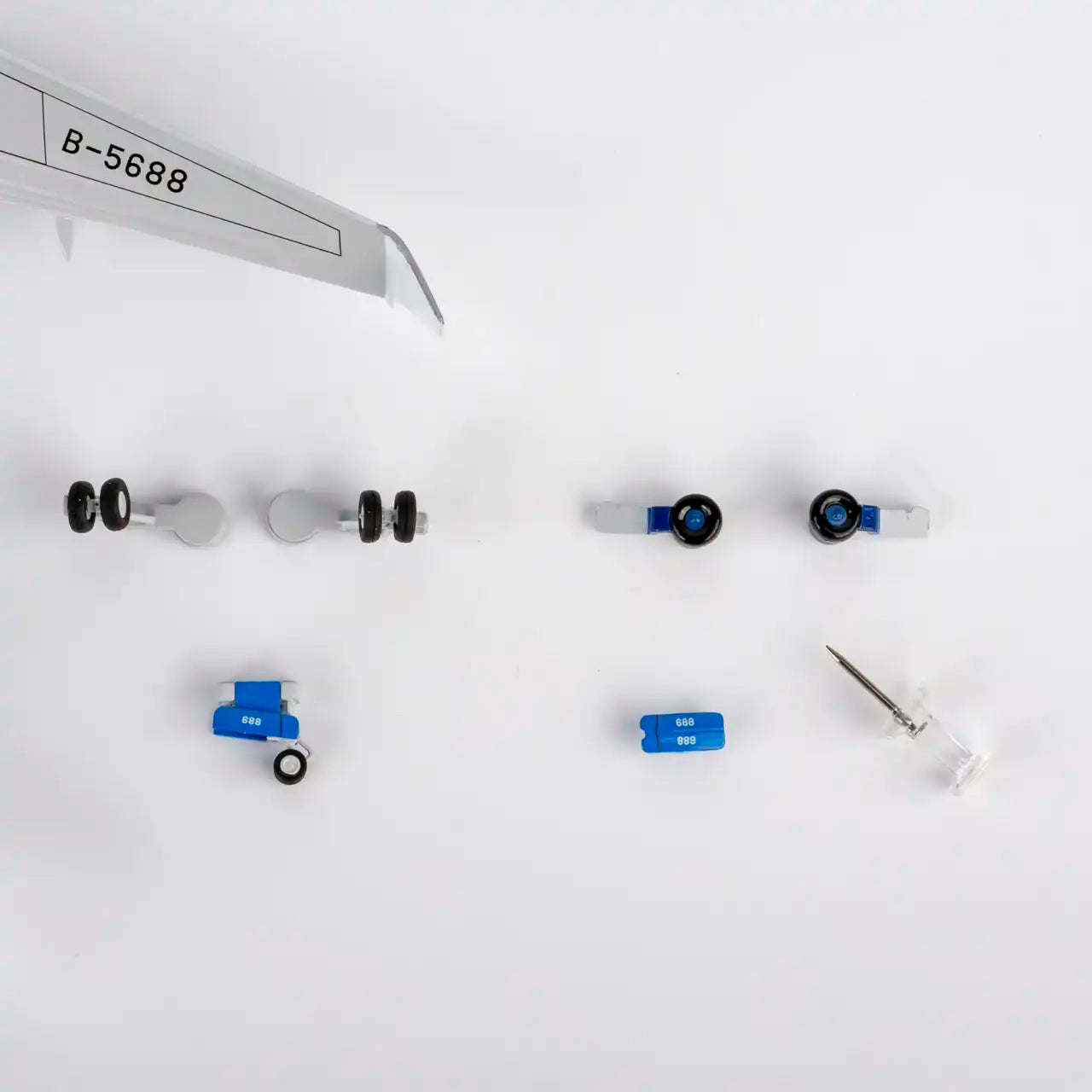 NG Models 1:200 Xiamen Airlines Boeing 737-800 B-5688 "100th Boeing Aircraft for Xiamen Airlines" 64180