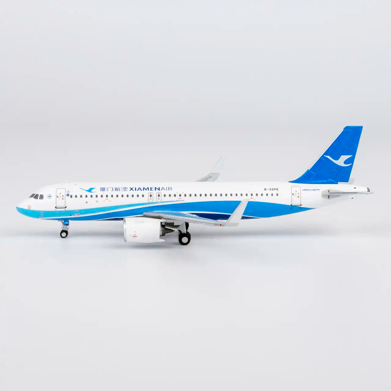 NG Models 1:400 Xiamen Airlines Airbus A320neo B-32PE 64186