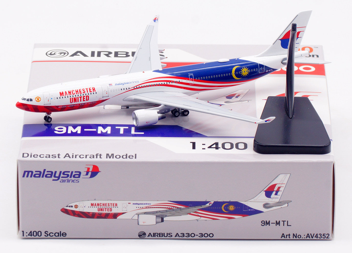 AV400 Malaysia Airlines Airbus A330-323 "Manchester United" 9M-MTL AV4352