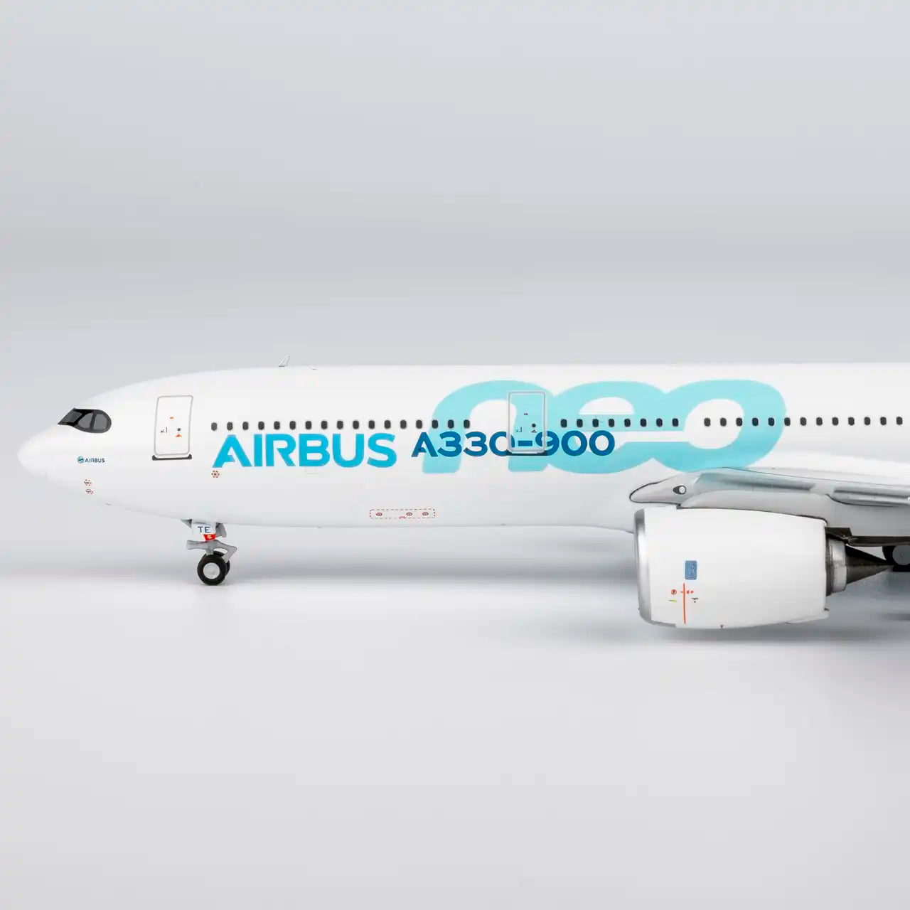 NG Models 1:400 Airbus Industrie A330-900 F-WTTE 68006