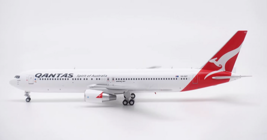 Pre-Order Panda Model 1:400 Qantas Boeing 767-300 VH-OGT 62518
