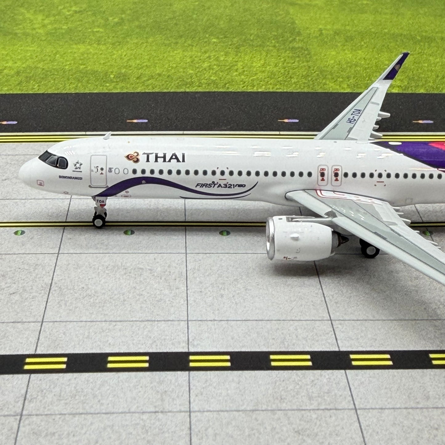 Phoenix Models 1:400 Thai Airways Airbus A321neo HS-TOA 12059