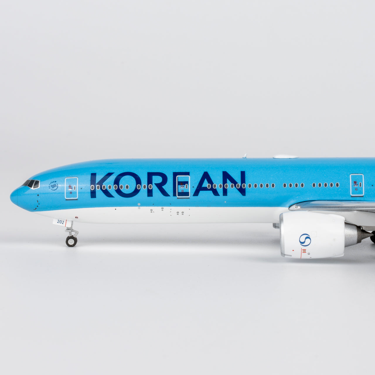 NG Models 1:400 Korean Air Boeing 777-300ER HL7202 "2025's" 73081