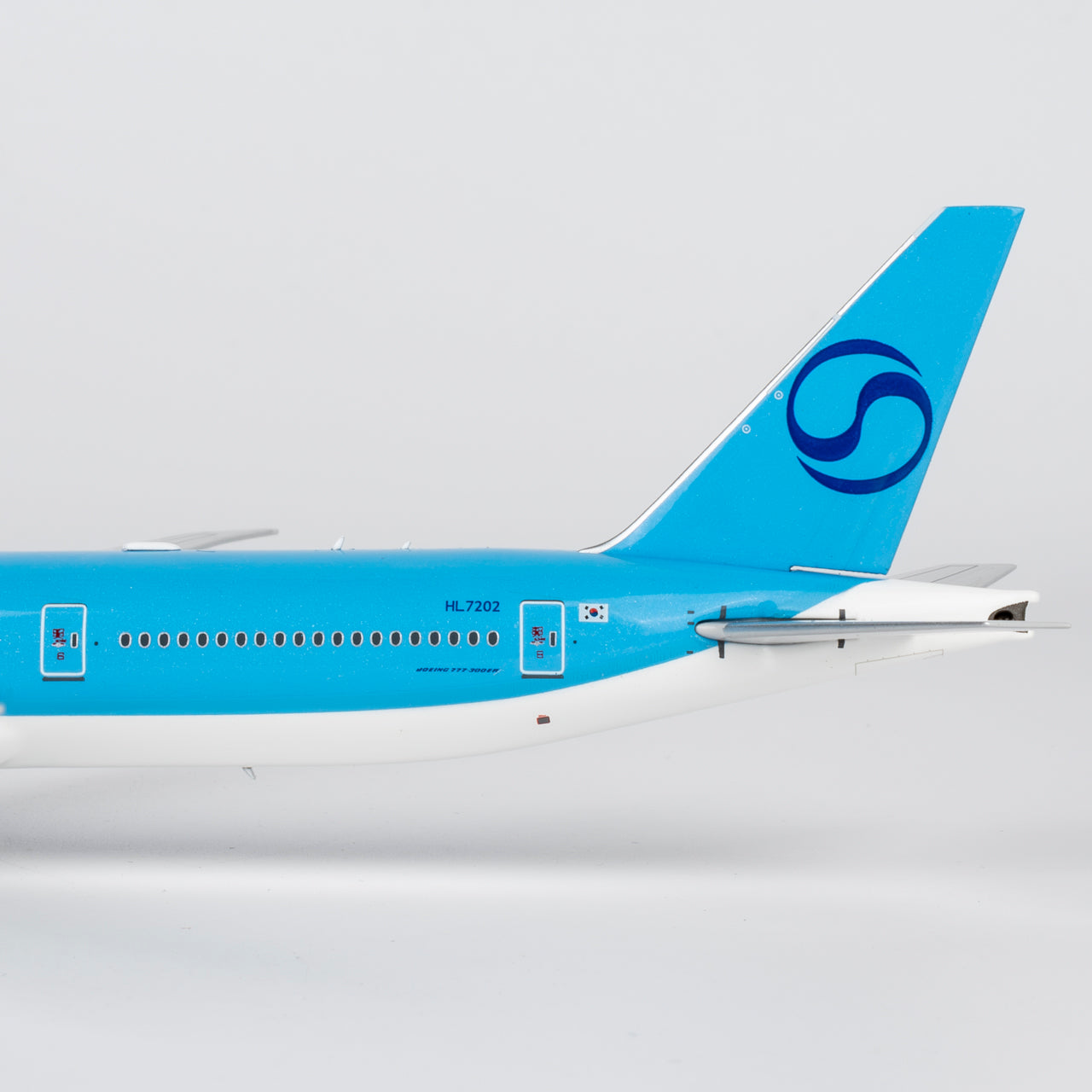 NG Models 1:400 Korean Air Boeing 777-300ER HL7202 "2025's" 73081