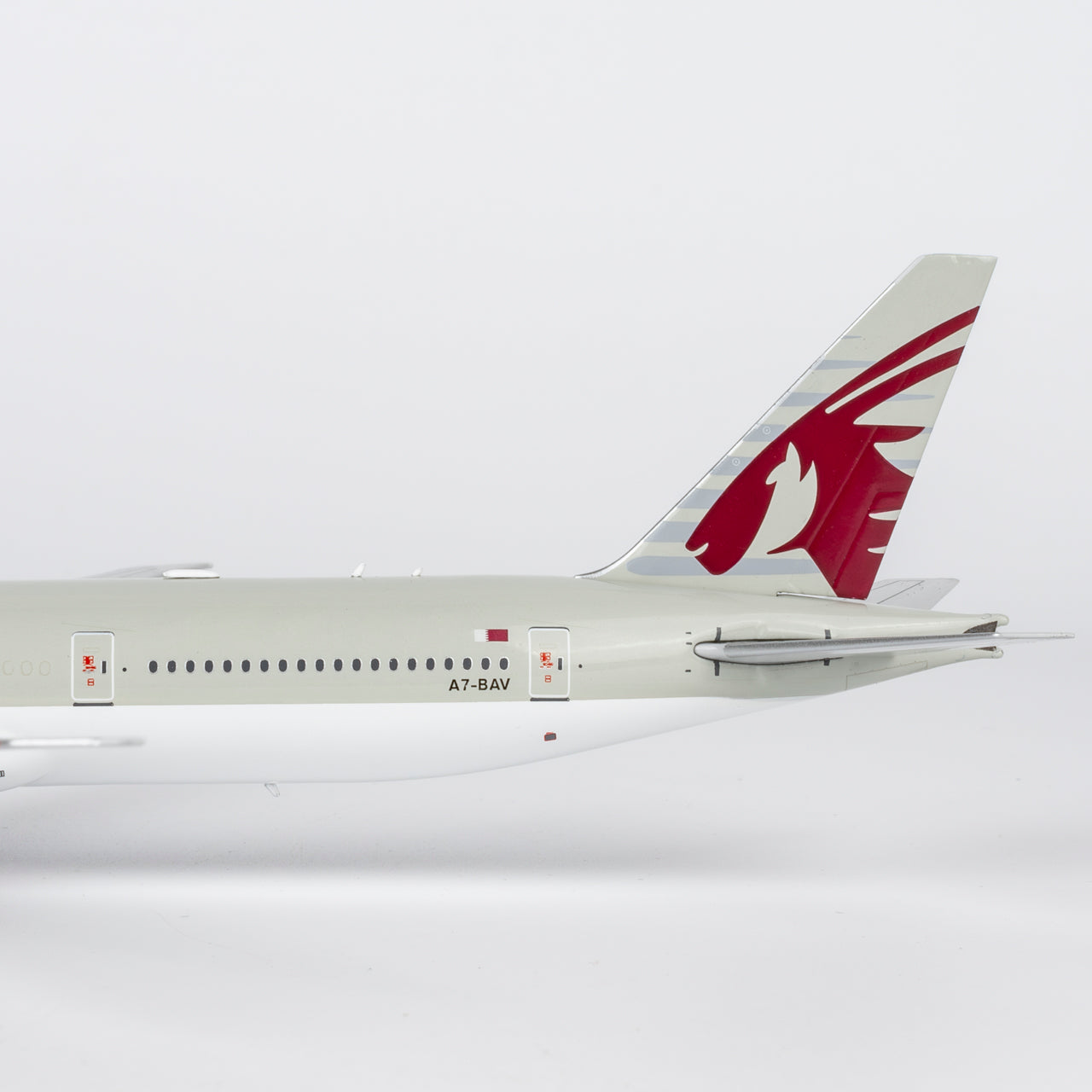 NG Models 1:400 Qatar Airways Boeing 777-300ER A7-BAV 73083
