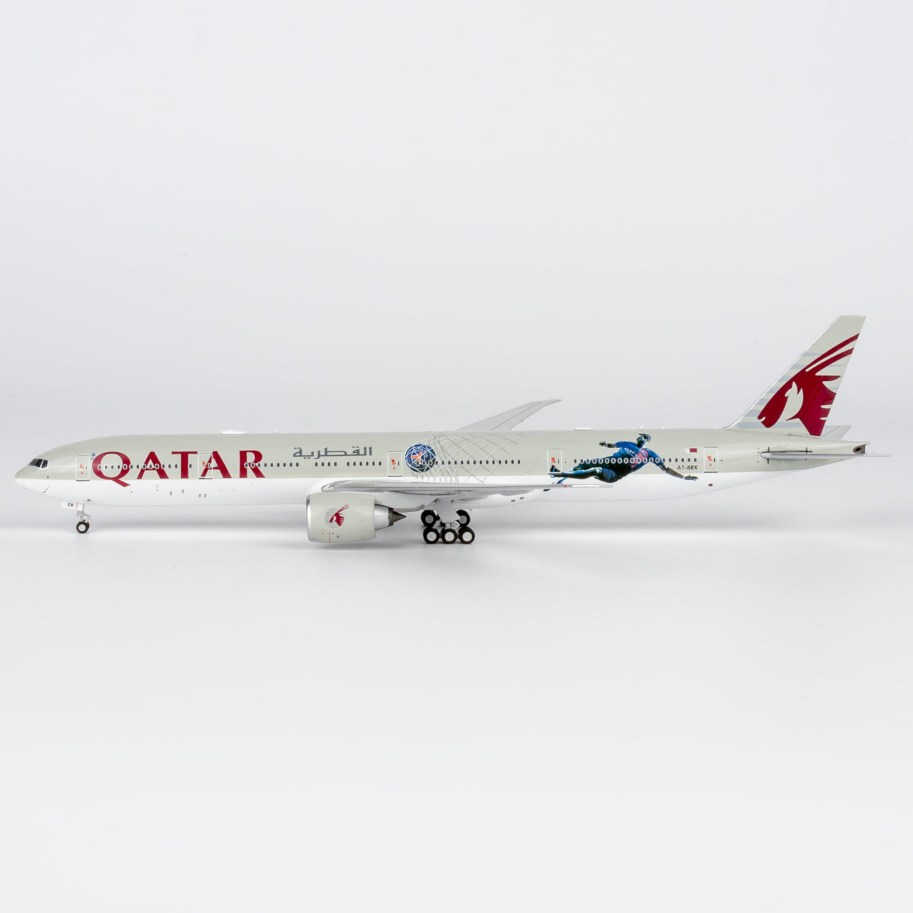 NG Models 1:400 Qatar Airways Boeing 777-300ER A7-BEK "Paris Saint Germain" 73085