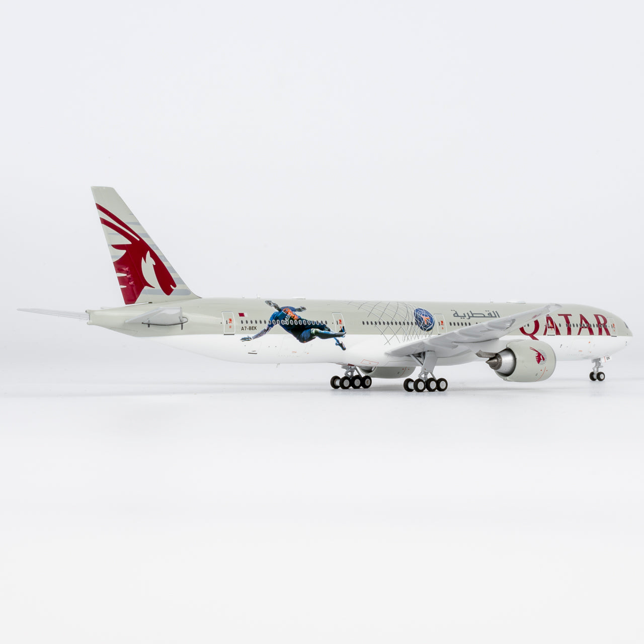 NG Models 1:400 Qatar Airways Boeing 777-300ER A7-BEK "Paris Saint Germain" 73085