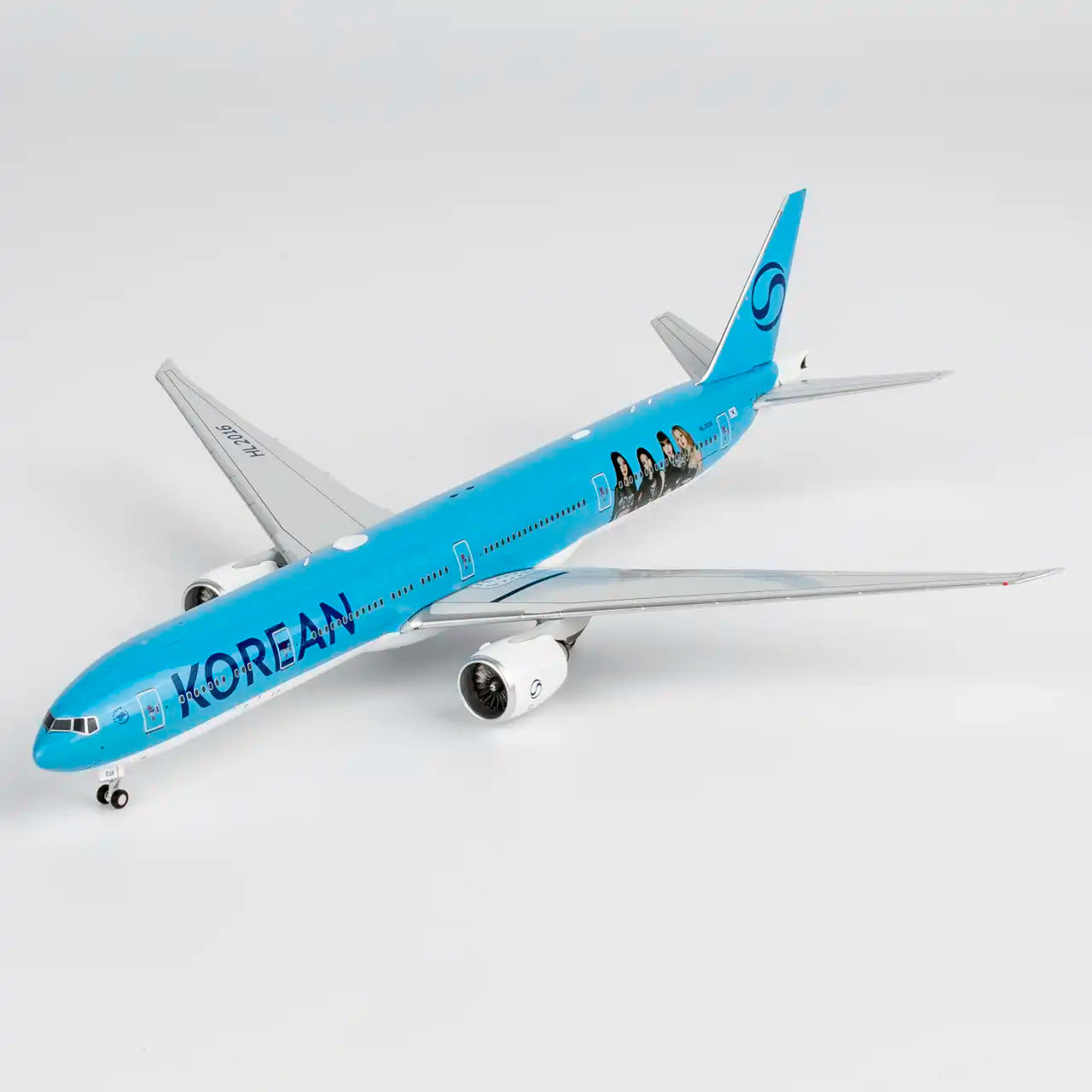 NG Models ULTIMATE 1:400 Korean Air Boeing 777-300ER HL2016 "BlackPink in new livery" 73086