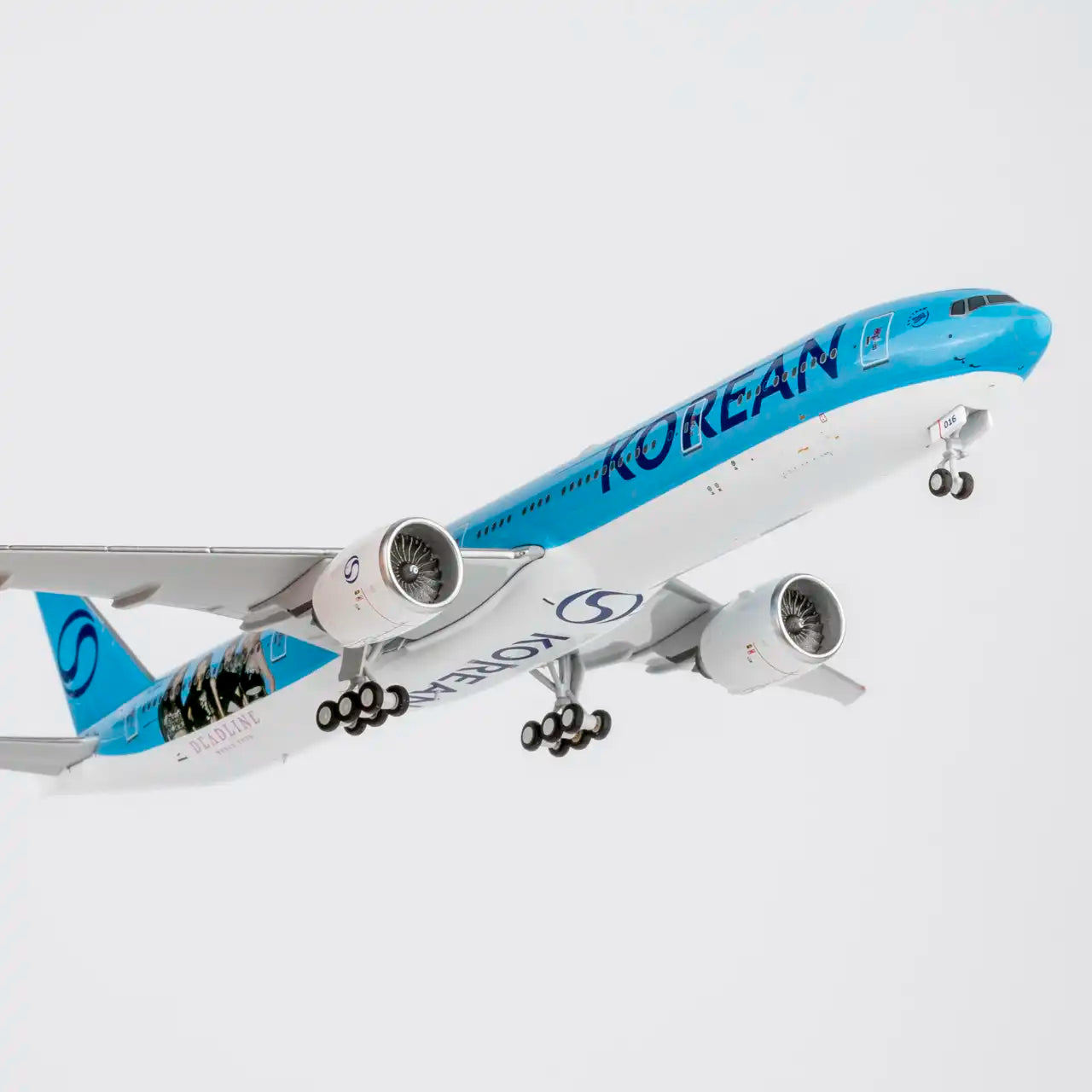 NG Models ULTIMATE 1:400 Korean Air Boeing 777-300ER HL2016 "BlackPink in new livery" 73086