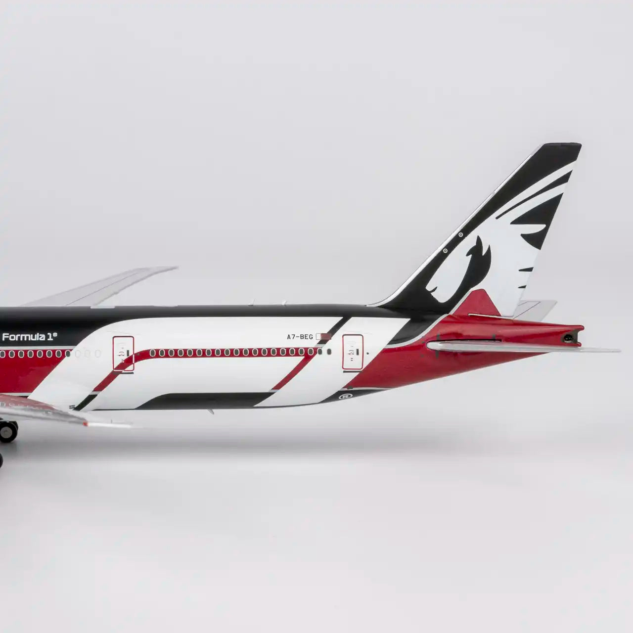 Pre-Order NG Models ULTIMATE 1:400 Qatar Airways Boeing 777-300ER A7-BEG "F1" 73095