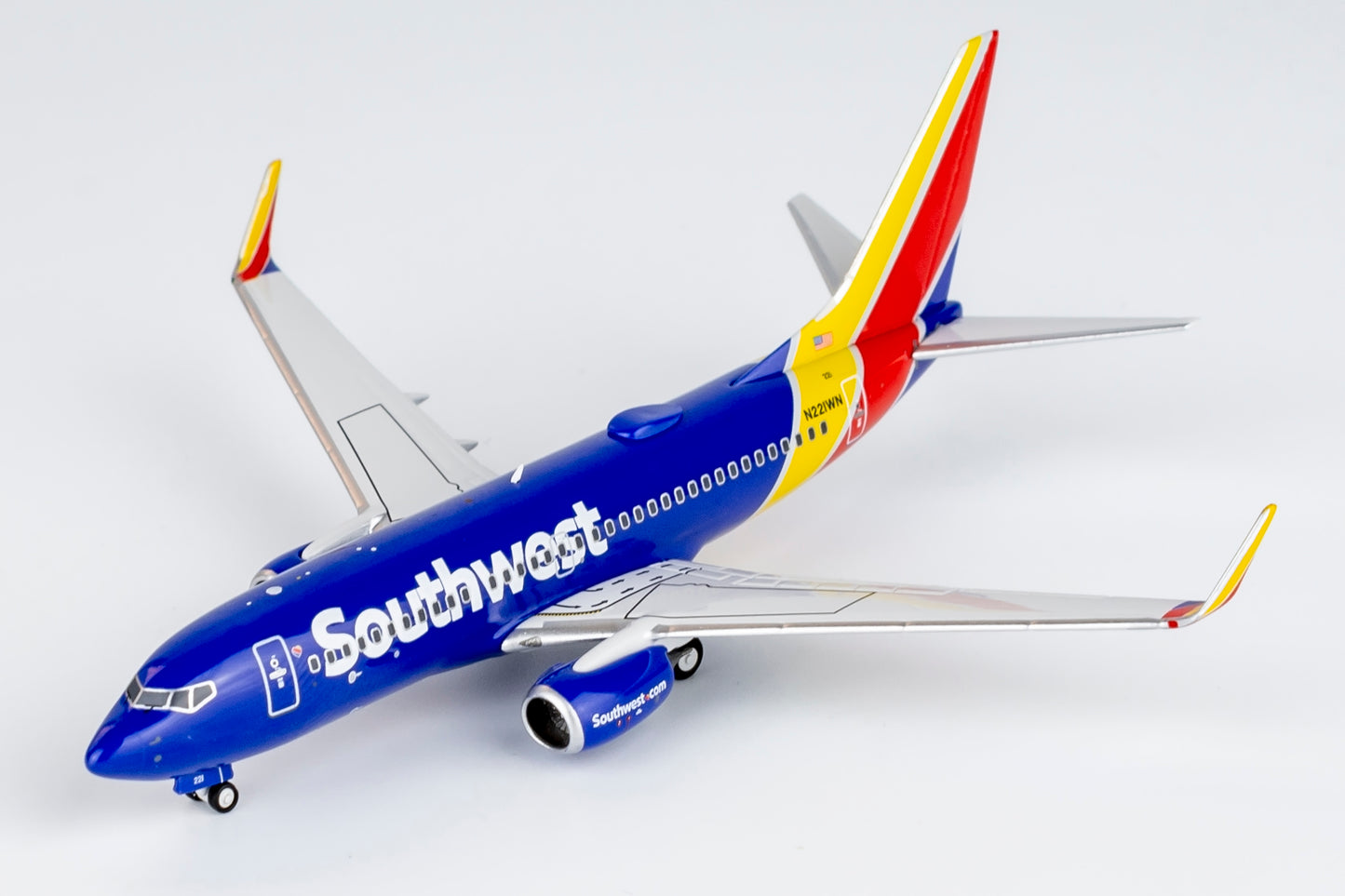 NG Models 1:400 Southwest Airlines Boeing 737-700 N221WN 77042