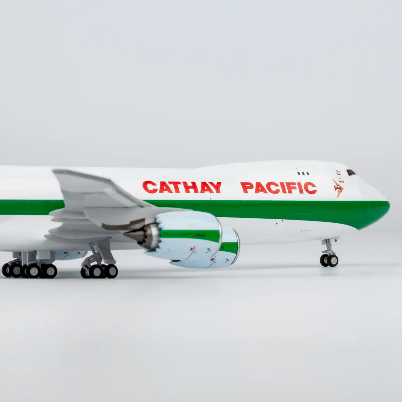 NG ULTIMATE 1:400 Cathay Pacific Cargo Boeing 747-8F B-LJE "80th Anniversary" 78043
