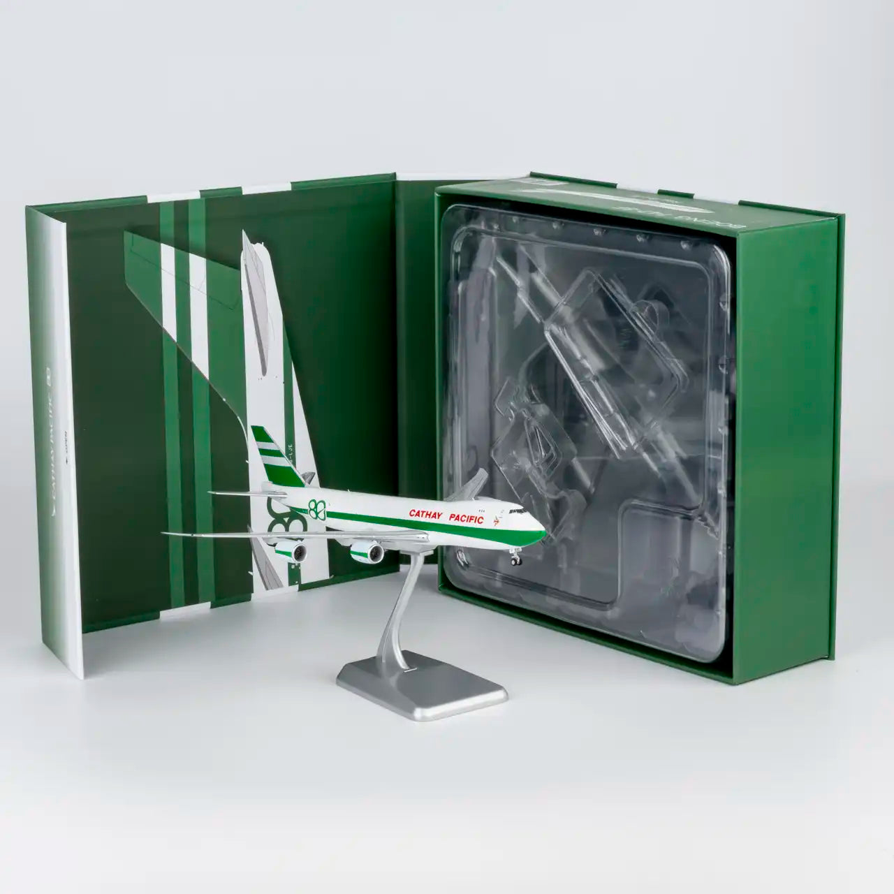 NG ULTIMATE 1:400 Cathay Pacific Cargo Boeing 747-8F B-LJE "80th Anniversary" 78043