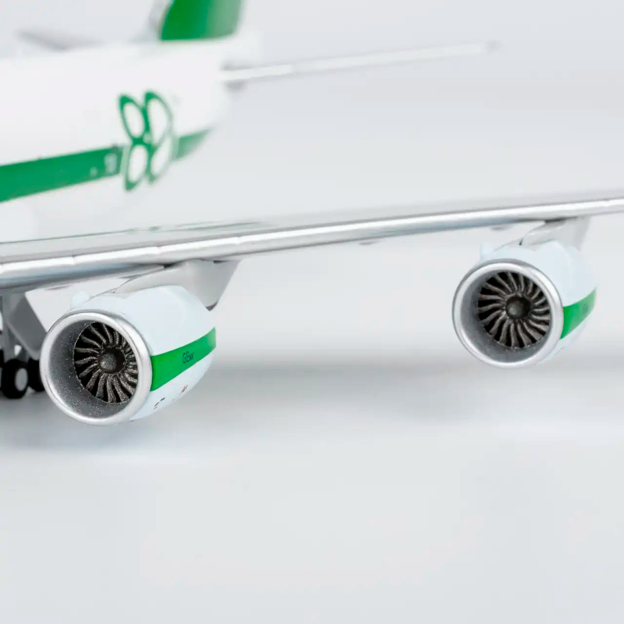 NG Models 1:400 Cathay Pacific Cargo Boeing 747-8F B-LJE "80th Anniversary" 78044