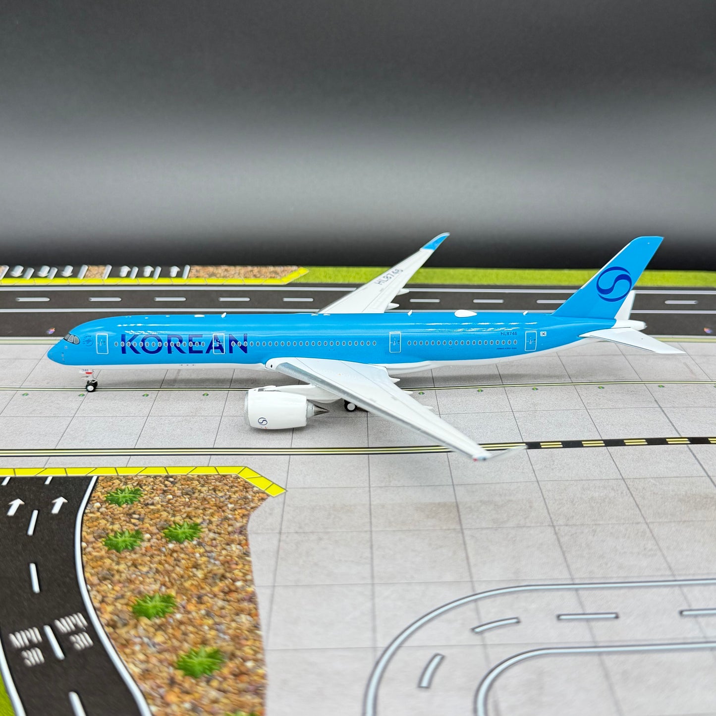 Phoenix Models 1:400 Korean Air Airbus A350-900 HL8746 New Livery 04672