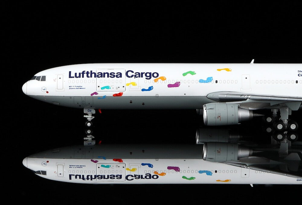 YY Wings 1:400 Lufthansa Cargo McDonnell Douglas MD-11F D-ALCH "Cargo Human Care" Interactive YY1102D