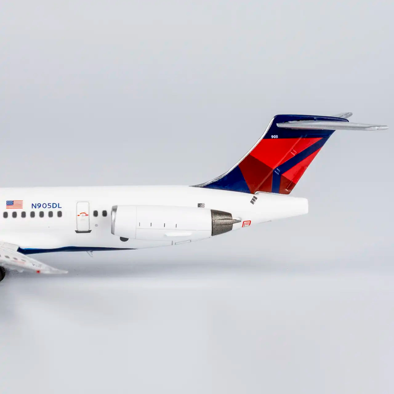 NG Models 1:400 Delta Air Lines McDonnell Douglas MD-88 N905DL 83013