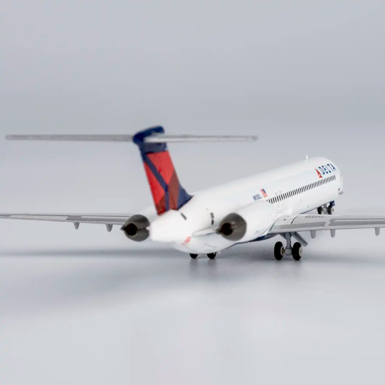 NG Models 1:400 Delta Air Lines McDonnell Douglas MD-88 N905DL 83013