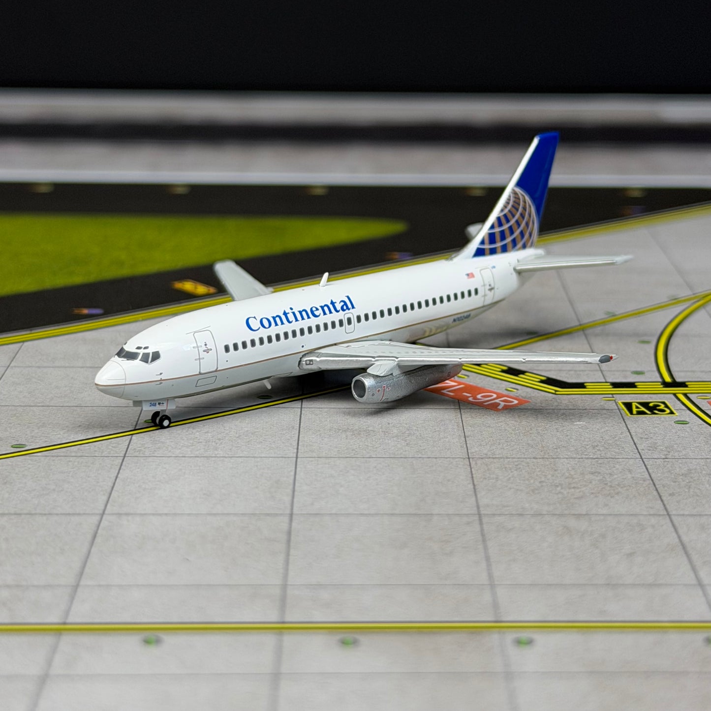 JC Wings 1:400 Continental Airlines Boeing 737-200 N10248 XX40640