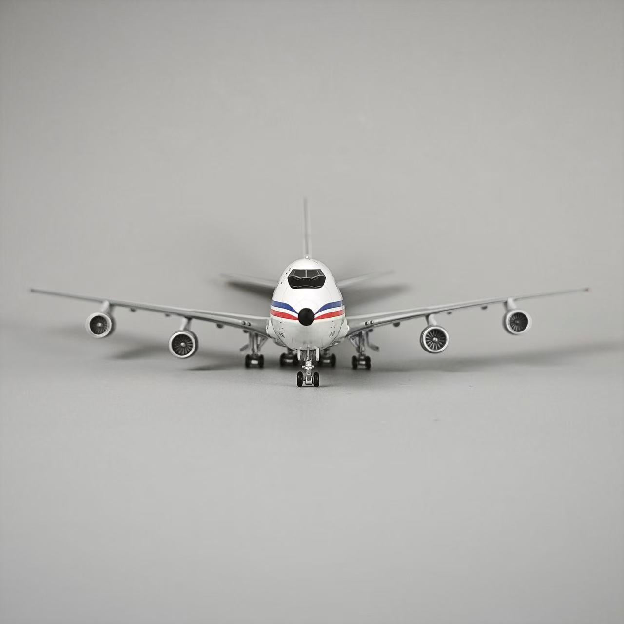 Pre-Order Kylin Models 1:400 China Airlines Cargo Boeing 747-200F B-160 K742CAL01