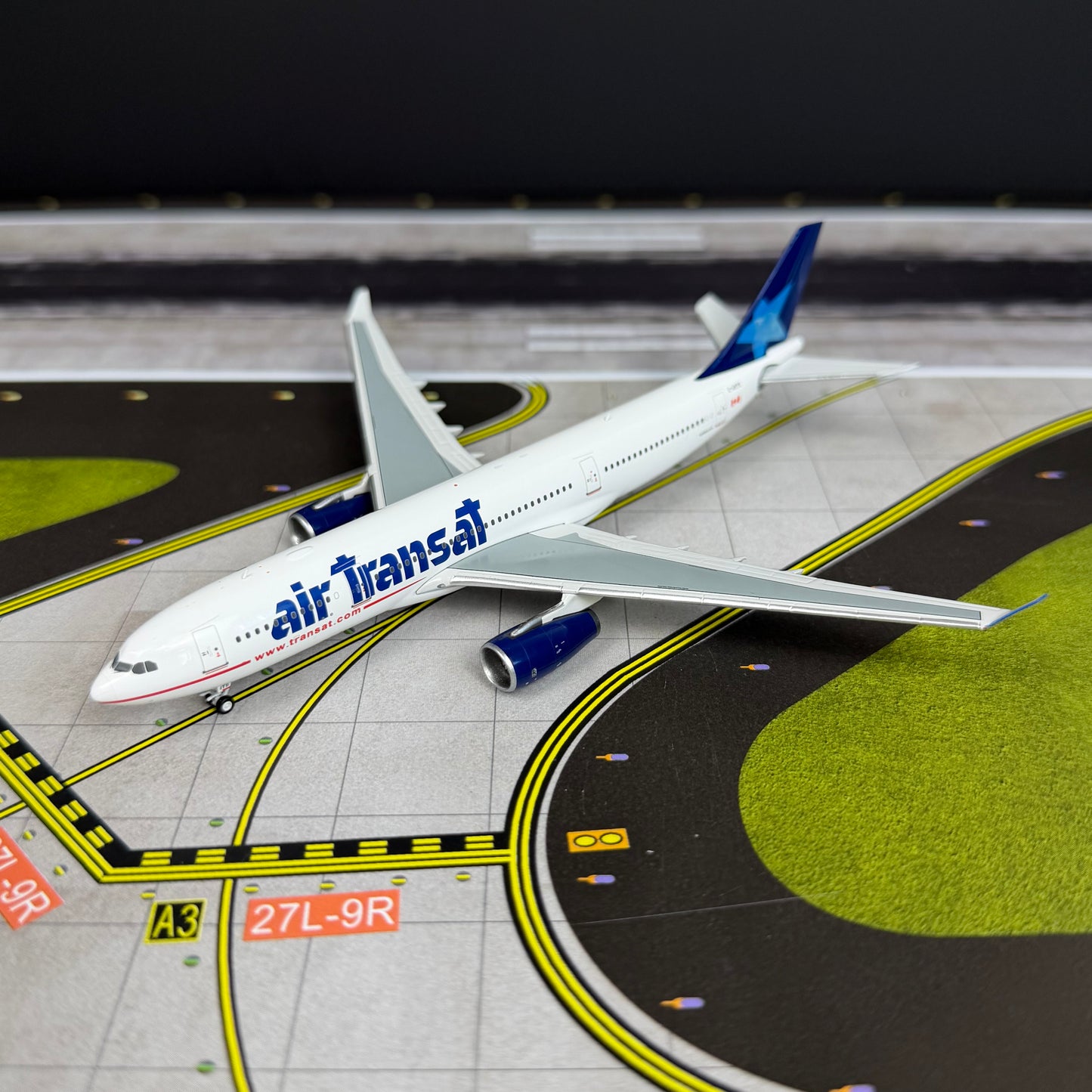 Kylin Models 1:400 Air Transat Airbus A330-200 C-GITS "Azores Glider" K332TSC01