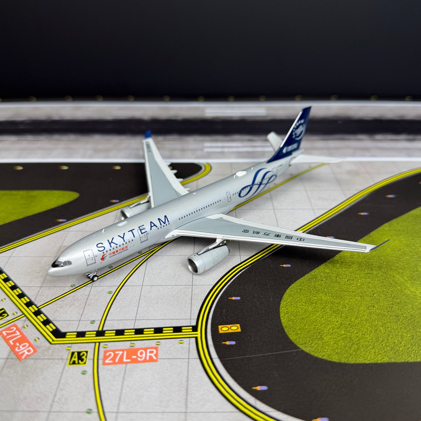 Kylin Models 1:400 China Eastern Airbus A330-200 B-5949 "Star Alliance" K332CES01