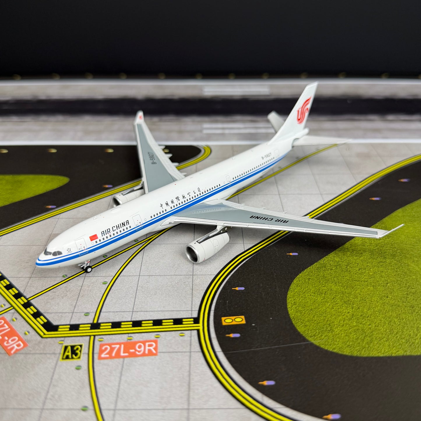 Kylin Models 1:400 Air China Airbus A330-200 B-5927 "Lebanese Evacuation" K332CCA02